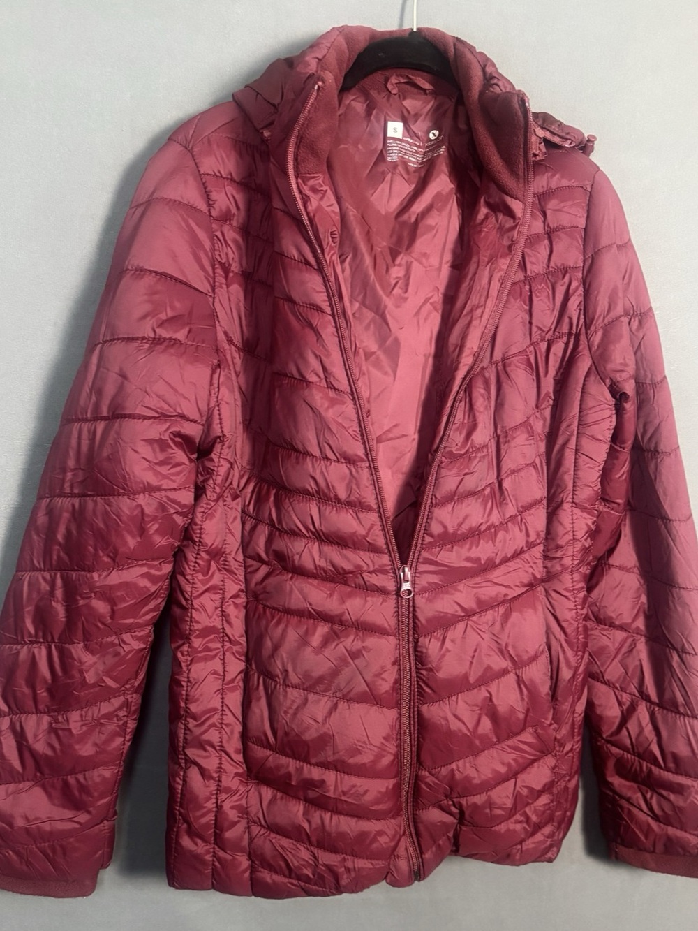 Xersion | Women’s Quilted Puffer Jacket | Removable Hood | Deep Burgundy | Small